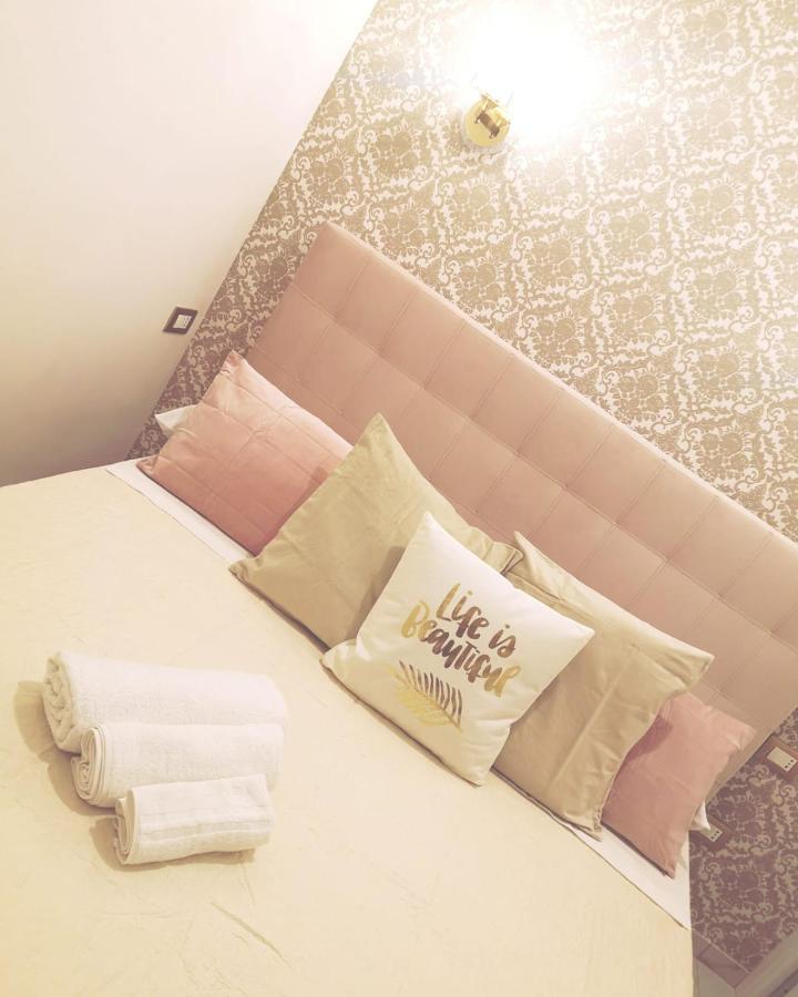Domus Luigi Leone Bed & Breakfast Napoli Eksteriør bilde