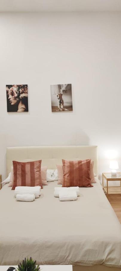 Domus Luigi Leone Bed & Breakfast Napoli Eksteriør bilde