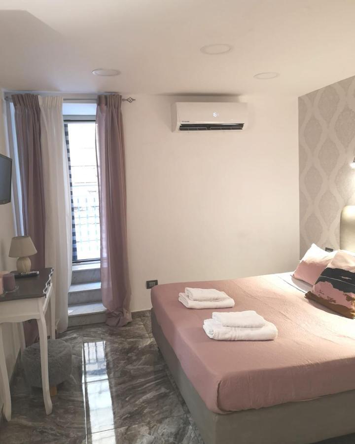 Domus Luigi Leone Bed & Breakfast Napoli Eksteriør bilde