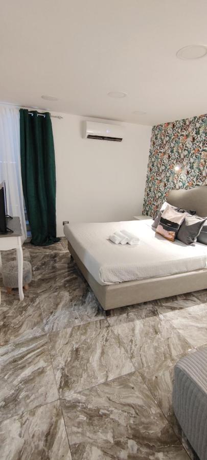 Domus Luigi Leone Bed & Breakfast Napoli Eksteriør bilde