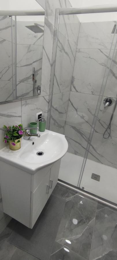 Domus Luigi Leone Bed & Breakfast Napoli Eksteriør bilde