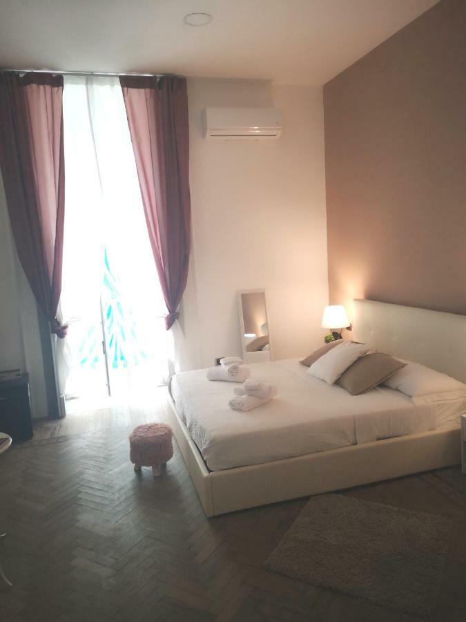 Domus Luigi Leone Bed & Breakfast Napoli Eksteriør bilde