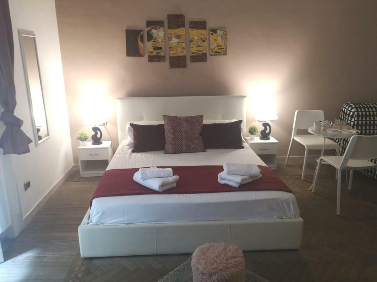 Domus Luigi Leone Bed & Breakfast Napoli Eksteriør bilde