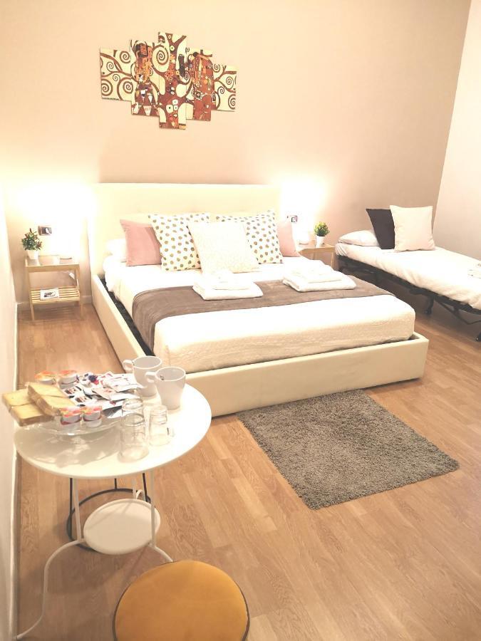 Domus Luigi Leone Bed & Breakfast Napoli Eksteriør bilde
