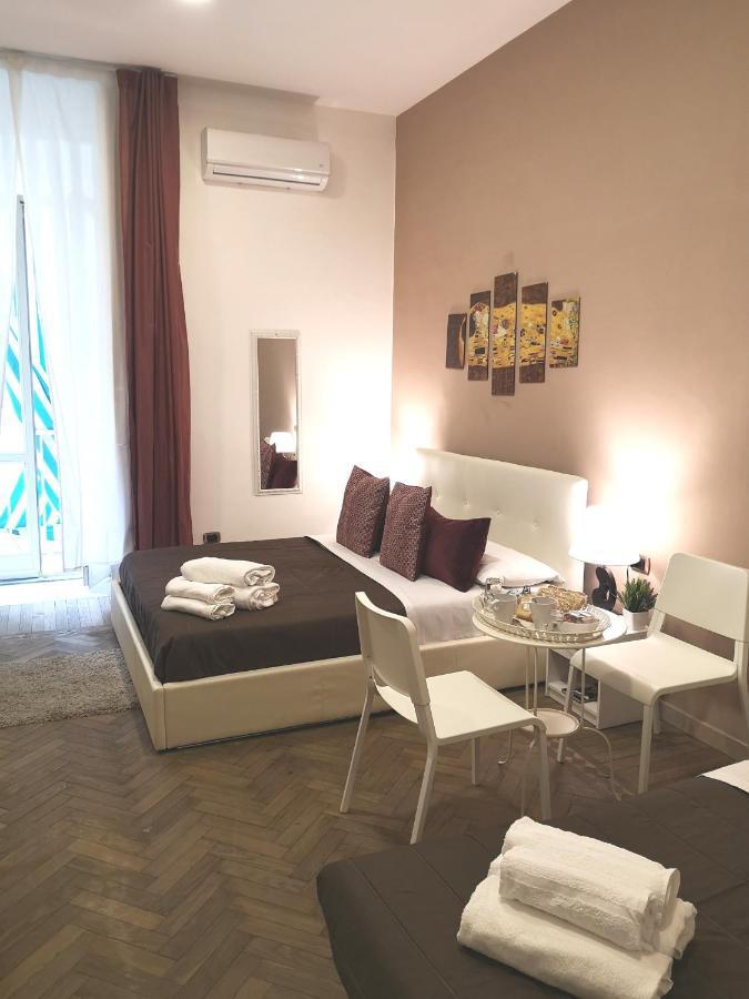 Domus Luigi Leone Bed & Breakfast Napoli Eksteriør bilde