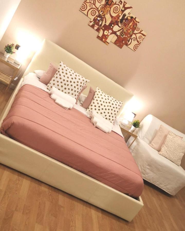Domus Luigi Leone Bed & Breakfast Napoli Eksteriør bilde