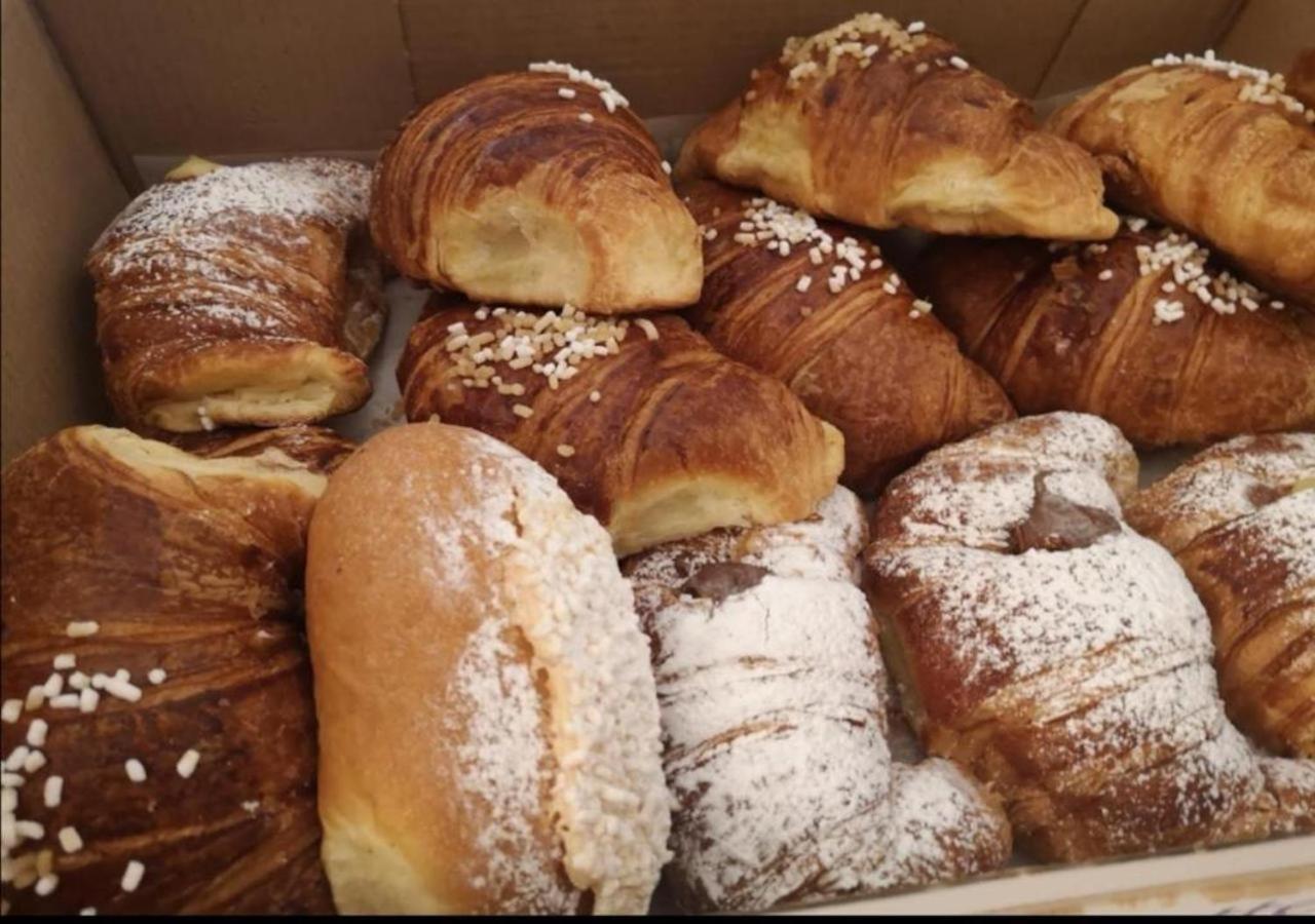 Domus Luigi Leone Bed & Breakfast Napoli Eksteriør bilde