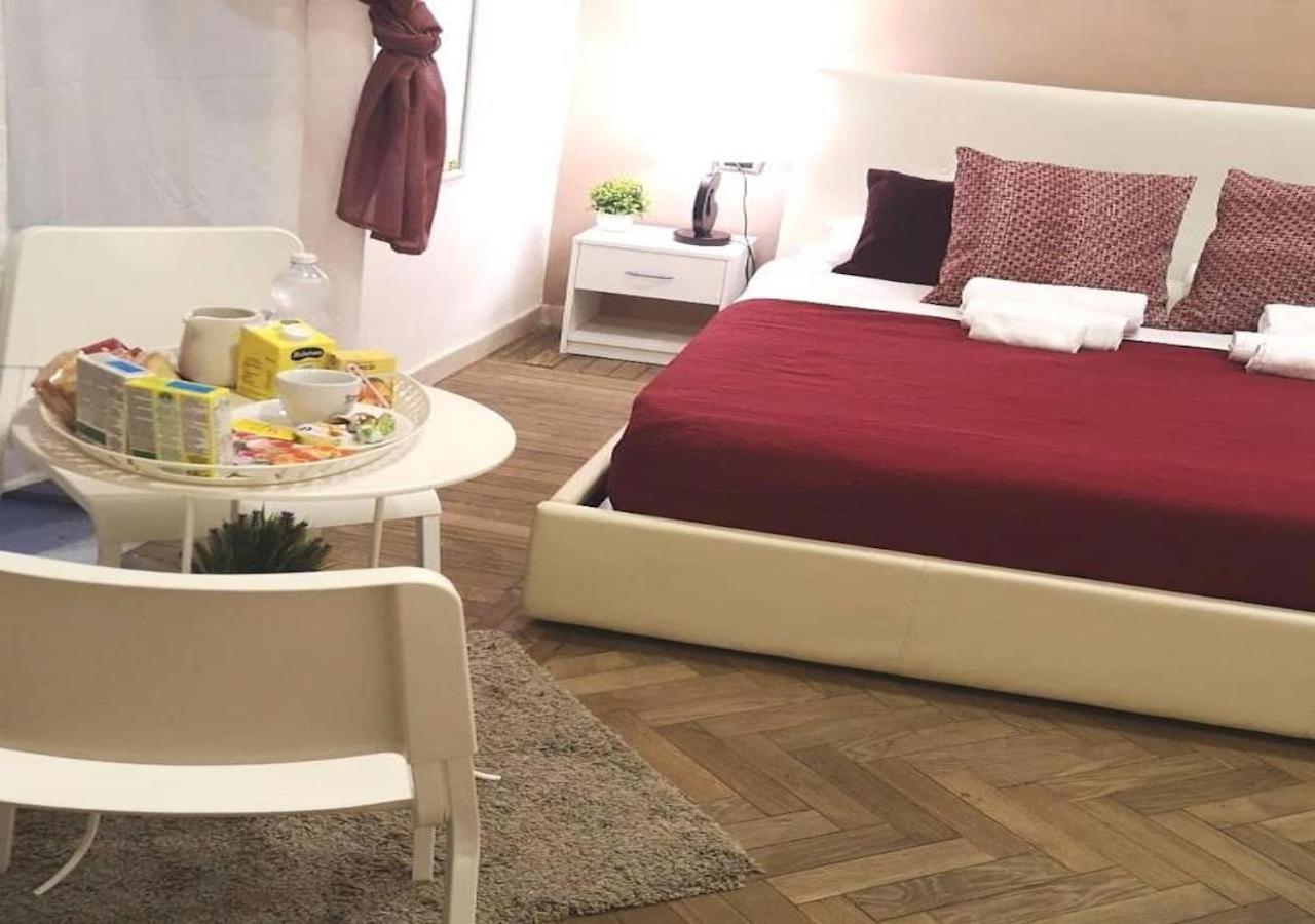 Domus Luigi Leone Bed & Breakfast Napoli Eksteriør bilde